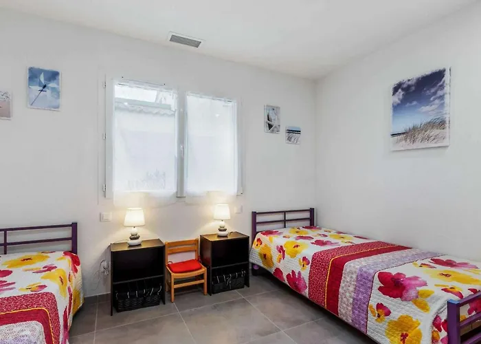 T4 Climatisee Avec Jardin, Jacuzzi Et Free Wifi A 600 M De La - Fr-1-423-234 Villa Agde