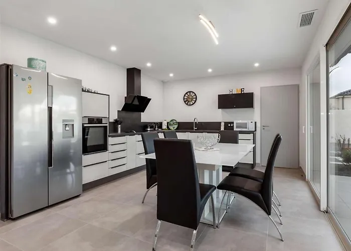 T4 Climatisee Avec Jardin, Jacuzzi Et Free Wifi A 600 M De La - Fr-1-423-234 *