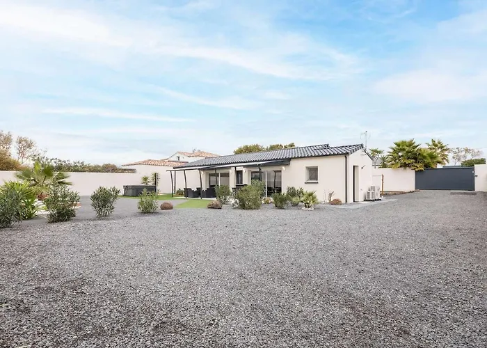 T4 Climatisee Avec Jardin, Jacuzzi Et Free Wifi A 600 M De La - Fr-1-423-234 Villa Agde