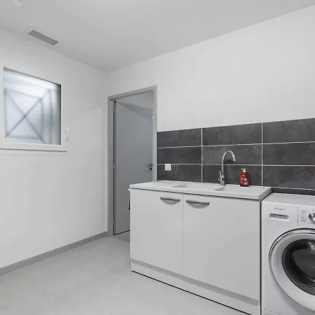T4 Climatisee Avec Jardin, Jacuzzi Et Free Wifi A 600 M De La - Fr-1-423-234