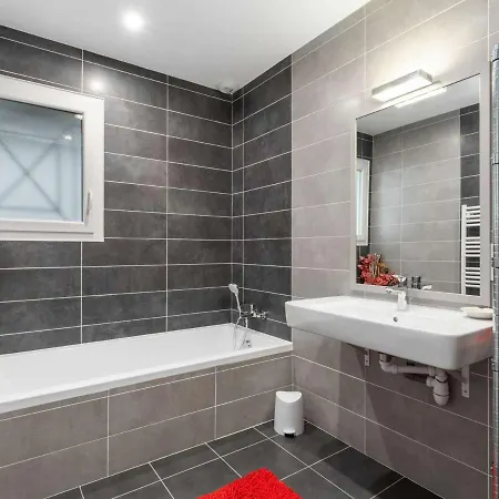 T4 Climatisee Avec Jardin, Jacuzzi Et Free Wifi A 600 M De La - Fr-1-423-234 Villa *