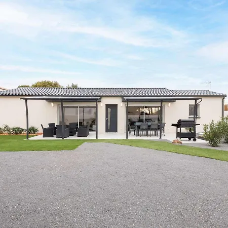 T4 Climatisée Avec Jardin, Jacuzzi Et Free Wifi à 600 M De La - Fr-1-423-234 *