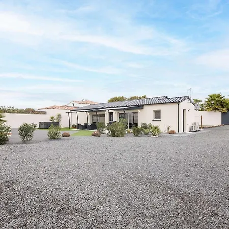 Villa T4 Climatisee Avec Jardin, Jacuzzi Et Free Wifi A 600 M De La - Fr-1-423-234 Agde