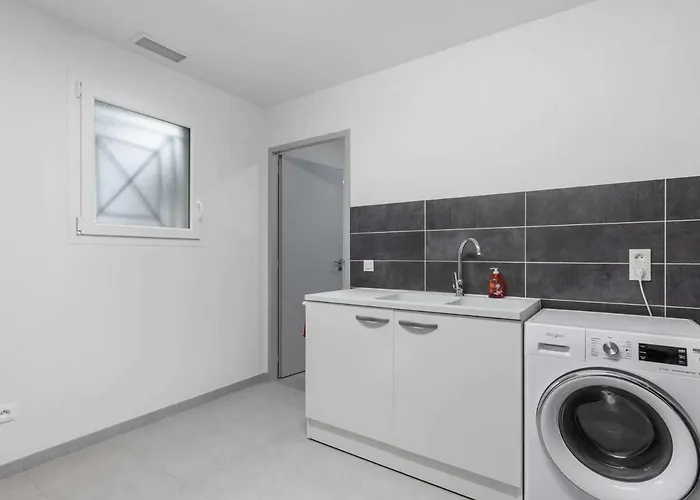 T4 Climatisee Avec Jardin, Jacuzzi Et Free Wifi A 600 M De La - Fr-1-423-234